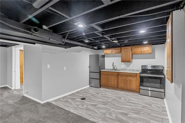 7004 N Baltimore Avenue, Gladstone, MO 64118