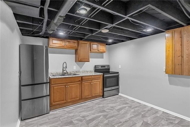 7004 N Baltimore Avenue, Gladstone, MO 64118