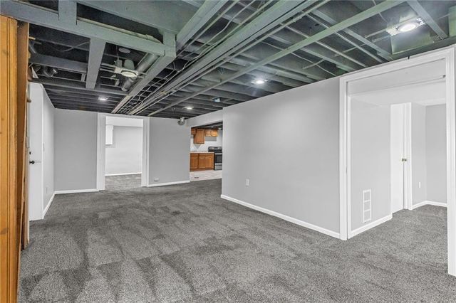 7004 N Baltimore Avenue, Gladstone, MO 64118