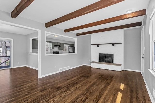 7004 N Baltimore Avenue, Gladstone, MO 64118