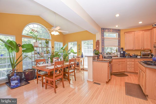 438 SAWGRASS DR, Charles Town, WV 25414