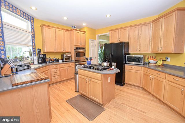 438 SAWGRASS DR, Charles Town, WV 25414
