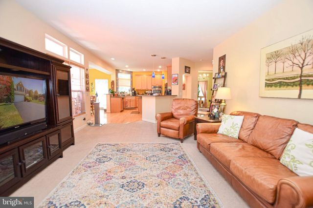 438 SAWGRASS DR, Charles Town, WV 25414