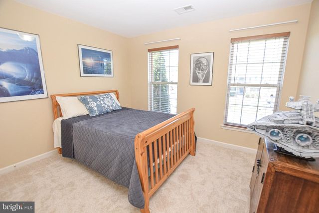 438 SAWGRASS DR, Charles Town, WV 25414