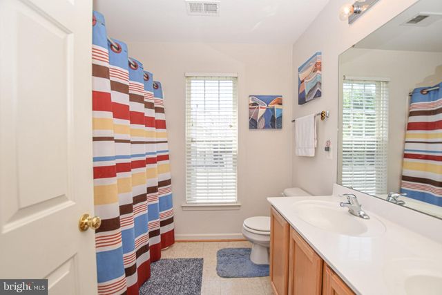 438 SAWGRASS DR, Charles Town, WV 25414
