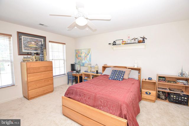438 SAWGRASS DR, Charles Town, WV 25414