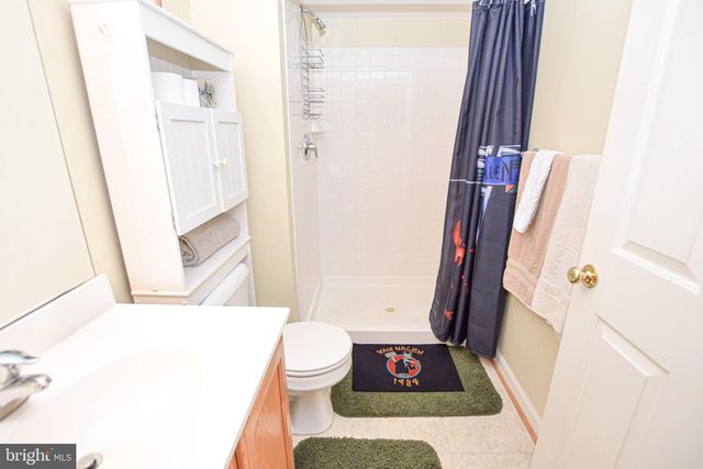 438 SAWGRASS DR, Charles Town, WV 25414