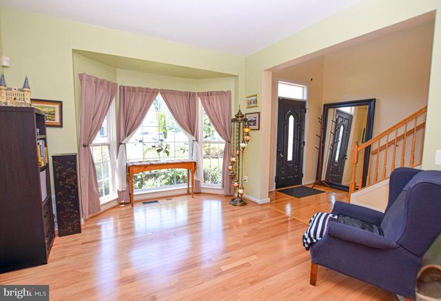 438 SAWGRASS DR, Charles Town, WV 25414