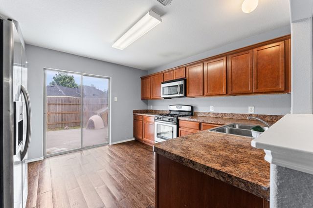 8703 Summerset Meadow Court, Houston, TX 77075