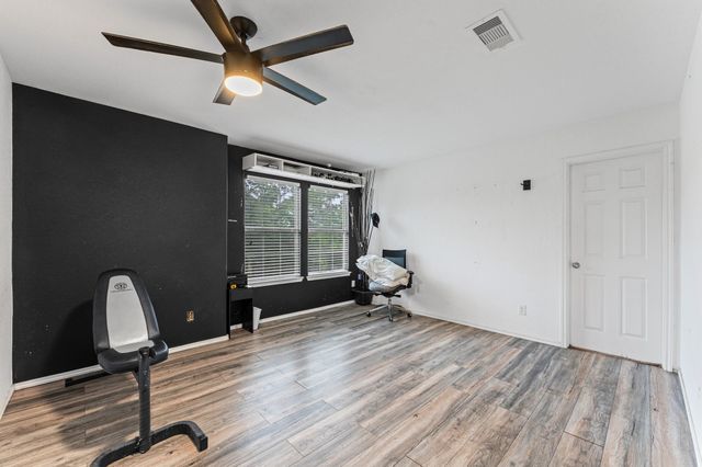 8703 Summerset Meadow Court, Houston, TX 77075