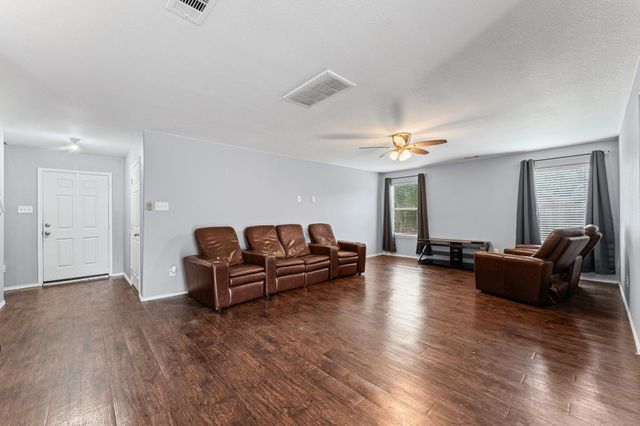 8703 Summerset Meadow Court, Houston, TX 77075