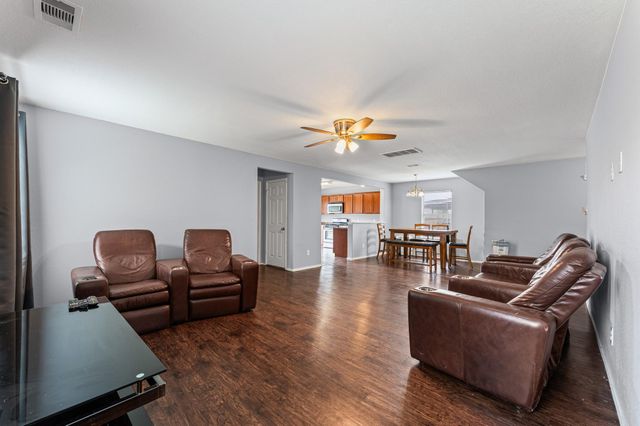 8703 Summerset Meadow Court, Houston, TX 77075