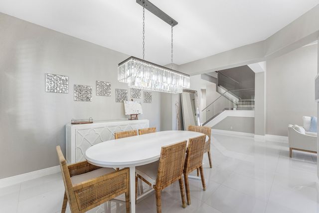 121 Palm Circle, Lake Worth, FL 33462