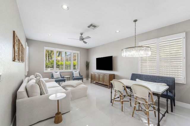 121 Palm Circle, Lake Worth, FL 33462