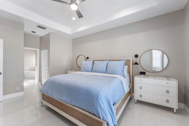 121 Palm Circle, Lake Worth, FL 33462