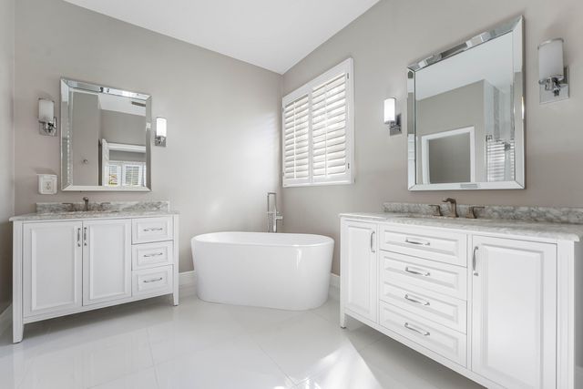 121 Palm Circle, Lake Worth, FL 33462