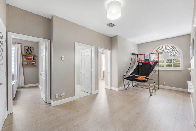 121 Palm Circle, Lake Worth, FL 33462