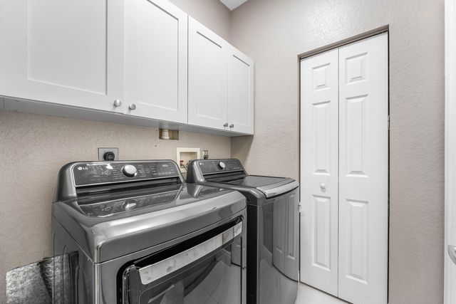 121 Palm Circle, Lake Worth, FL 33462