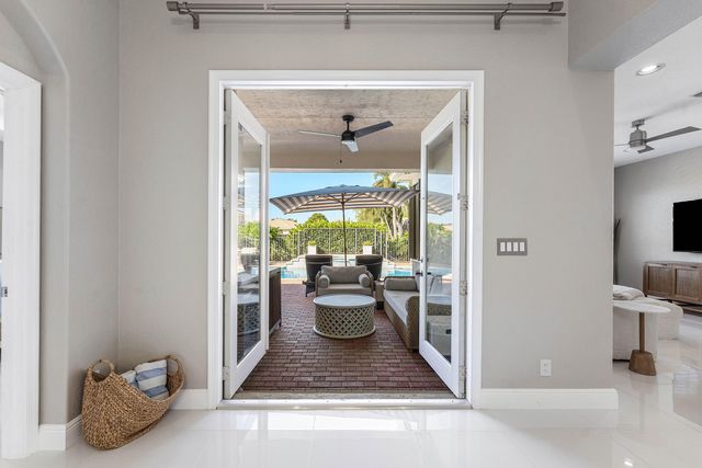 121 Palm Circle, Lake Worth, FL 33462