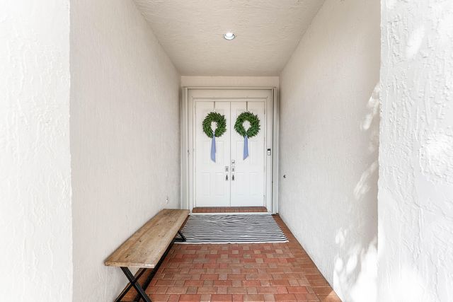 121 Palm Circle, Lake Worth, FL 33462