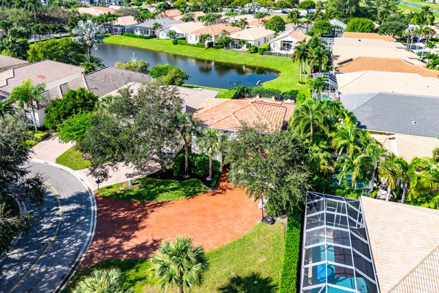 121 Palm Circle, Lake Worth, FL 33462