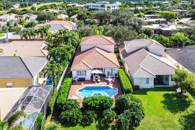 121 Palm Circle, Lake Worth, FL 33462