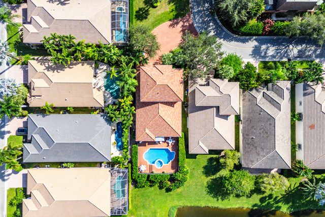 121 Palm Circle, Lake Worth, FL 33462