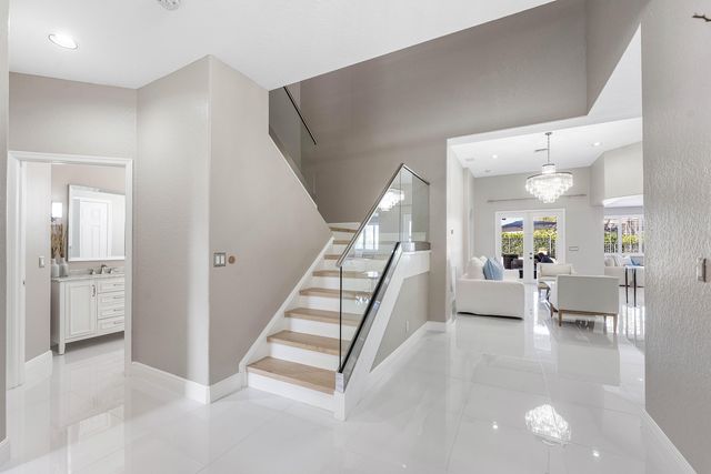 121 Palm Circle, Lake Worth, FL 33462