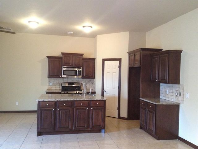 11316 SW 37th Street, Mustang, OK 73064