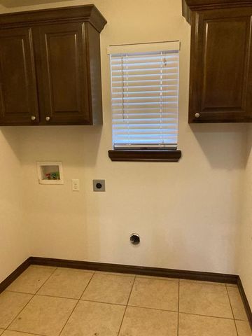11316 SW 37th Street, Mustang, OK 73064