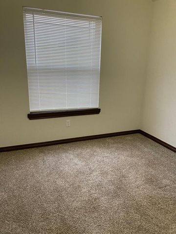 11316 SW 37th Street, Mustang, OK 73064