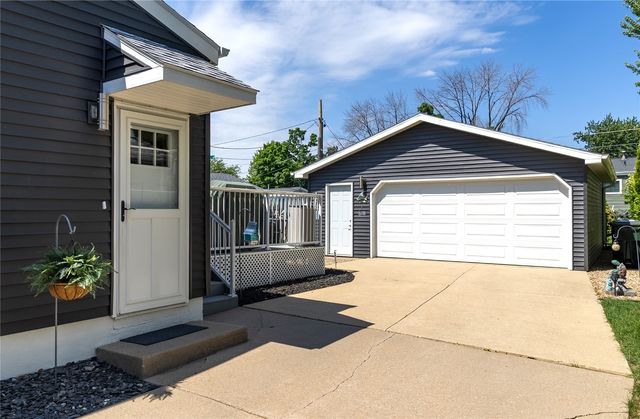 184 Carter Street NW, Cedar Rapids, IA 52405
