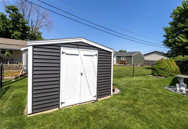 184 Carter Street NW, Cedar Rapids, IA 52405