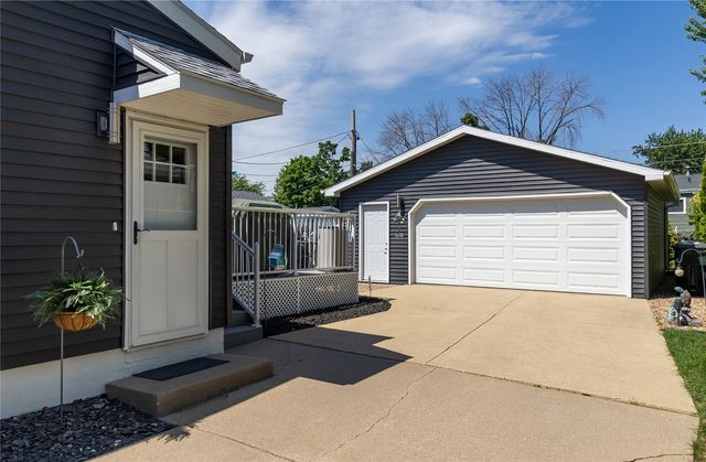 184 Carter Street NW, Cedar Rapids, IA 52405