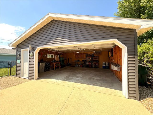 184 Carter Street NW, Cedar Rapids, IA 52405
