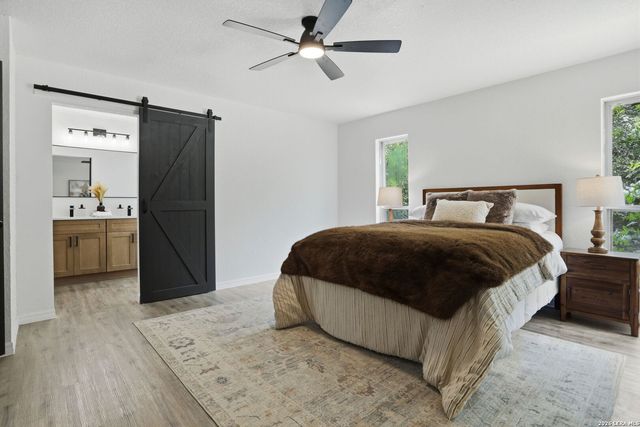 5615 Timberhurst, San Antonio, TX 78250