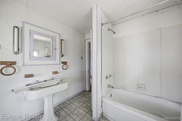1311 Scott Avenue, Port Huron, MI 48060