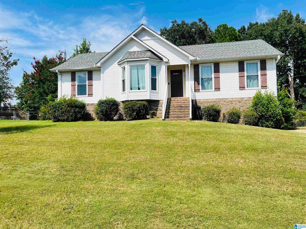428 ALTAMONT DRIVE, Pleasant Grove, AL 35127