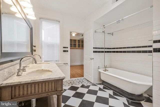 30 R ST NE, Washington, DC 20002