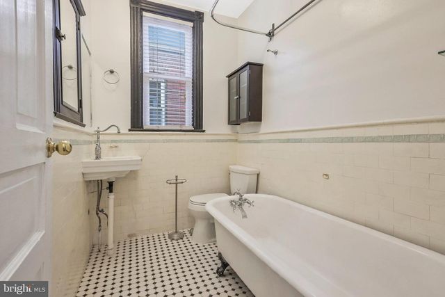 30 R ST NE, Washington, DC 20002