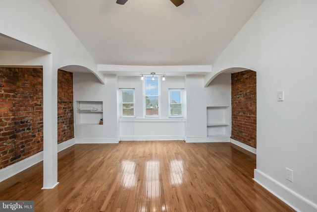30 R ST NE, Washington, DC 20002