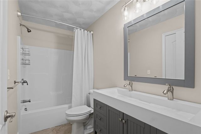81 Golden View Drive, Johnston, RI 02919