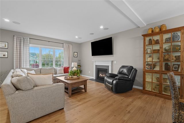 81 Golden View Drive, Johnston, RI 02919