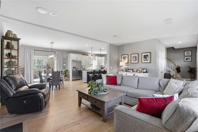 81 Golden View Drive, Johnston, RI 02919