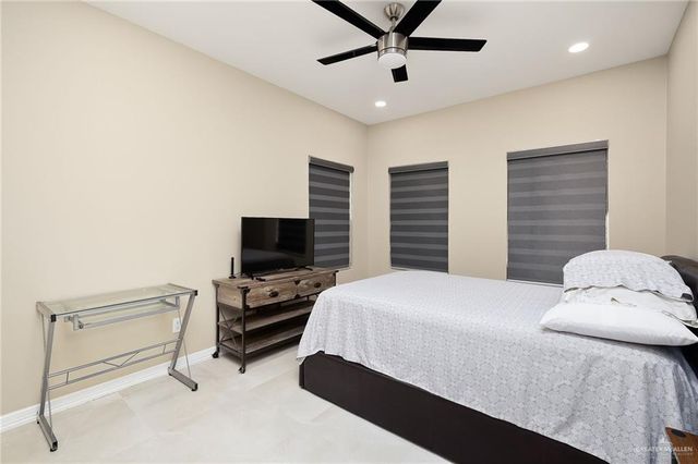 6000 N Rayo Del Sol Street, Edinburg, TX 78542