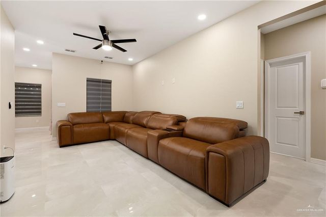 6000 N Rayo Del Sol Street, Edinburg, TX 78542