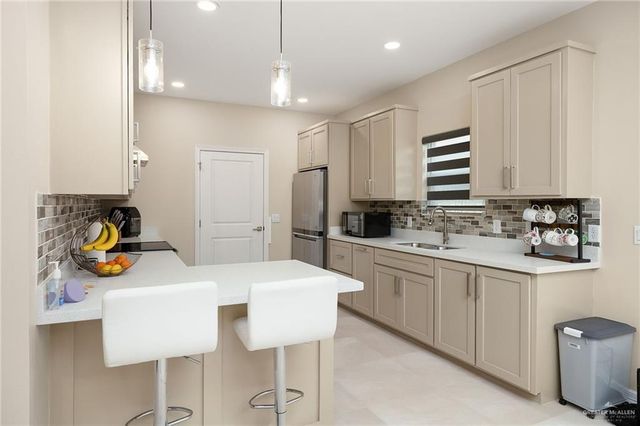 6000 N Rayo Del Sol Street, Edinburg, TX 78542