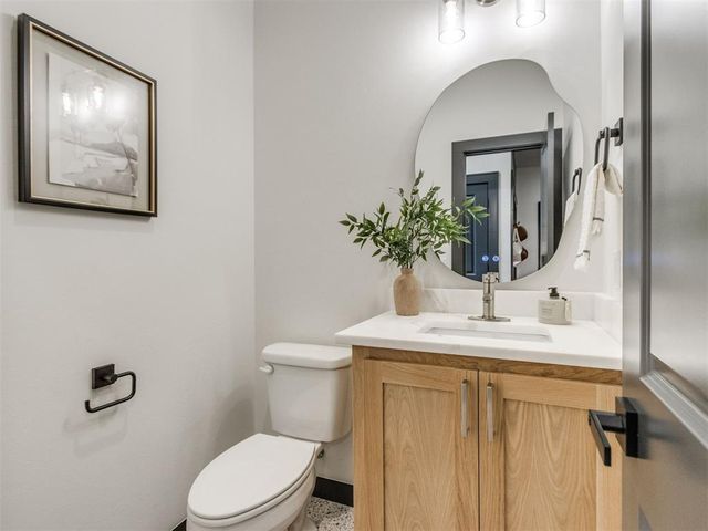 2309 Los Angeles Avenue, Edmond, OK 73034