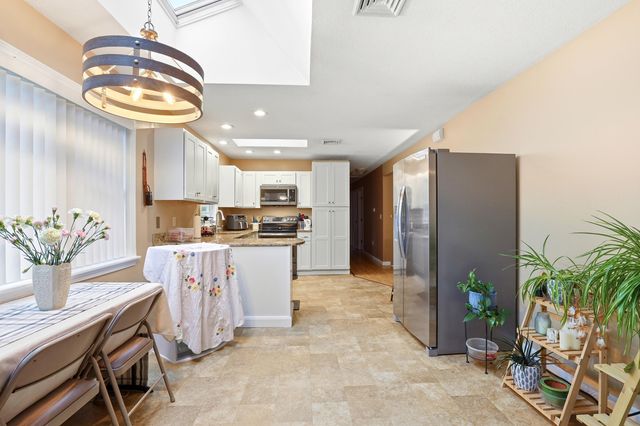 34 Beverly Drive, Manchester, NH 03104