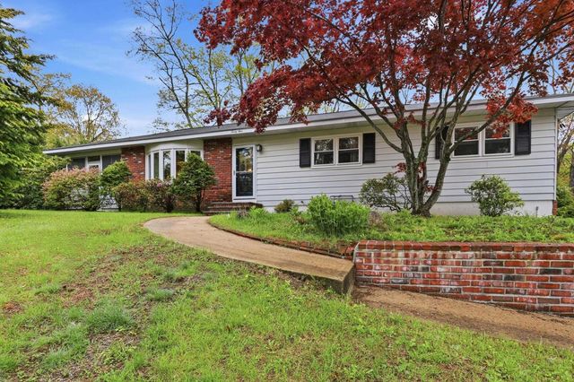 34 Beverly Drive, Manchester, NH 03104